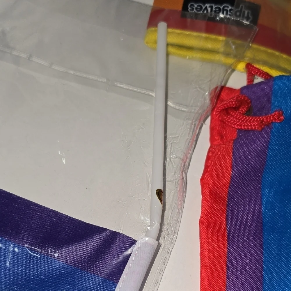 Tipsy Elves add color